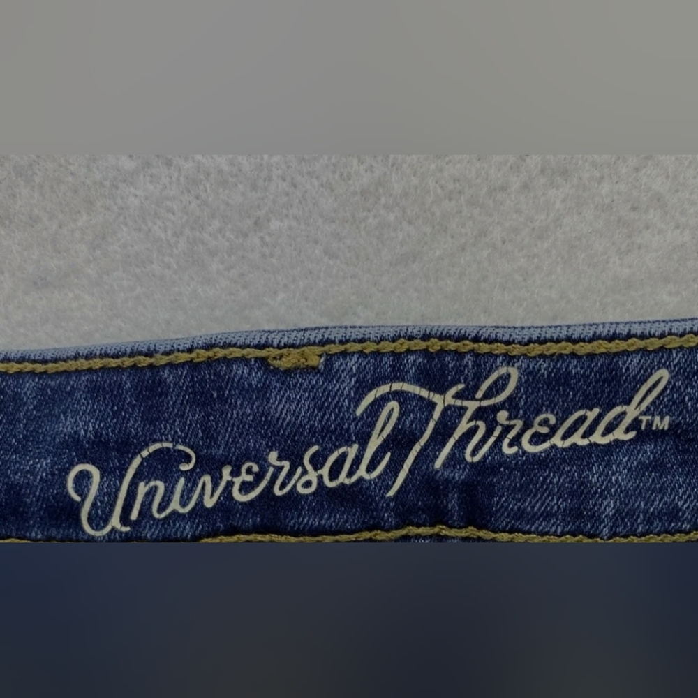 Universal Thread shorts - Picture 2 of 6